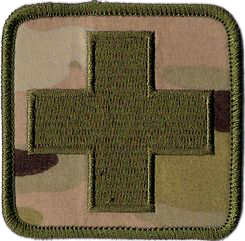 KRZYŻ MEDYCZNY APTECZKA Multicam NASZYWKA 551R