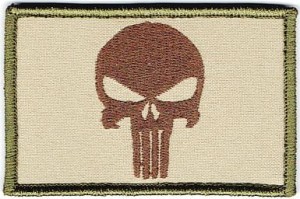 PUNISHER 85x55mm piaskowa NASZYWKA 1537R