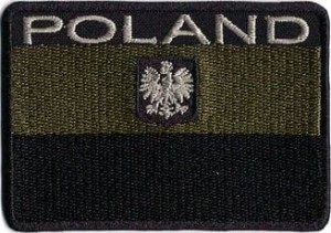 Flaga Polski z napisem POLAND i godłem naszywka w kolorach maskujących rzep