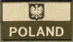 Flaga Polski z napisem POLAND i godłem naszywka w kolorach maskujących rzep